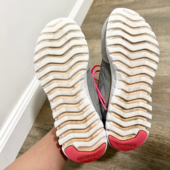 Preowned Reebok pink and grey lightweight sneakers size 7 - Picture 6 of 7